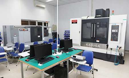 Nhà xưởng và máy móc hiện đại phục vụ đào tạo các chuyên ngành Điện-Điện tử ở ĐH Duy Tân
